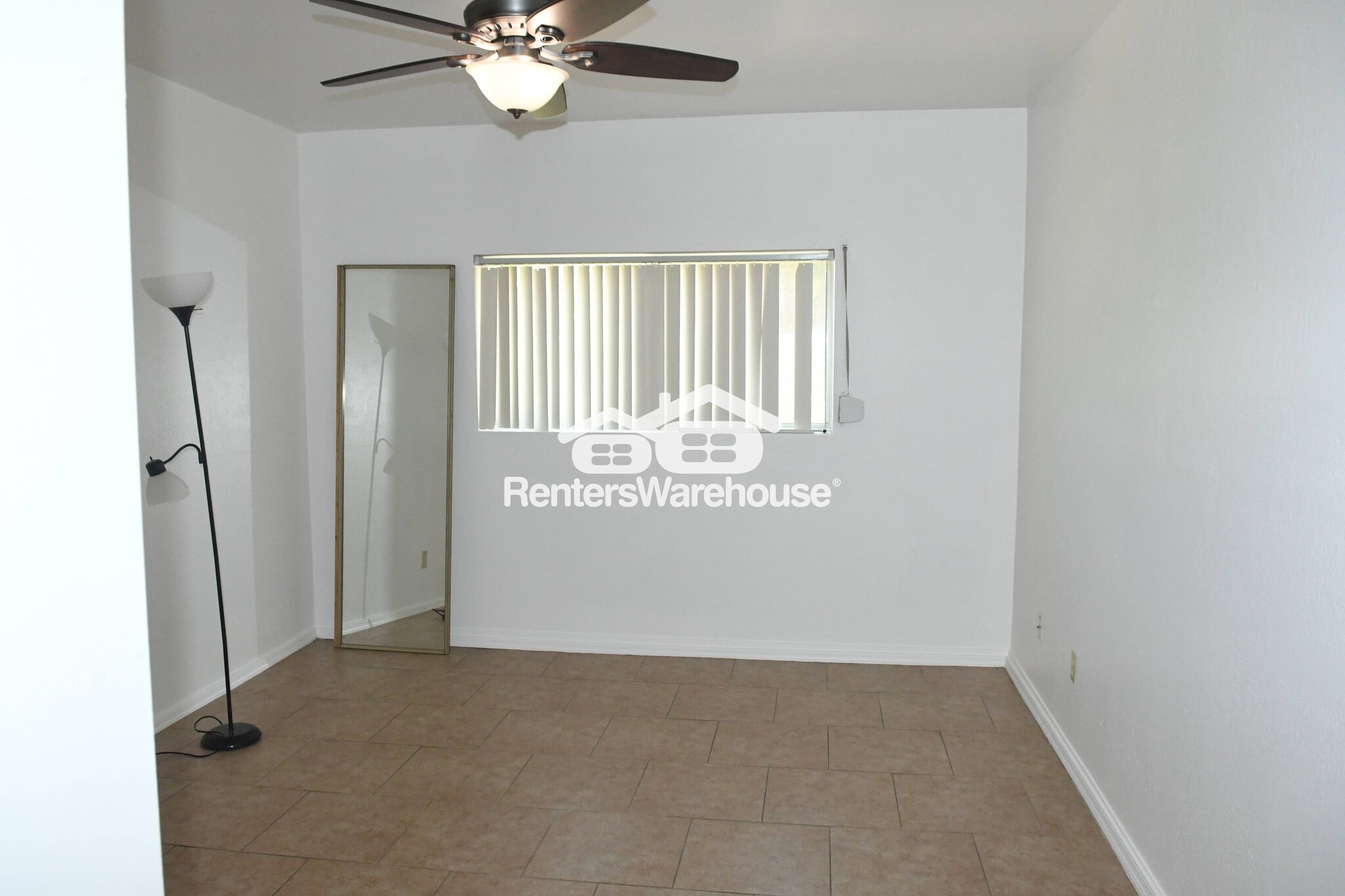 Building Photo - 355 E Thomas Rd