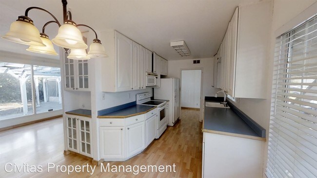 Building Photo - 3 br, 2.5 bath House - 2671 Webster Ct