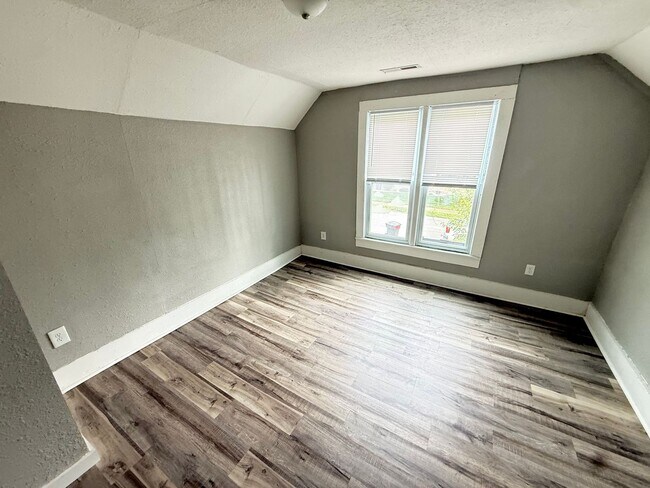Building Photo - 2137 N Delaware Ave