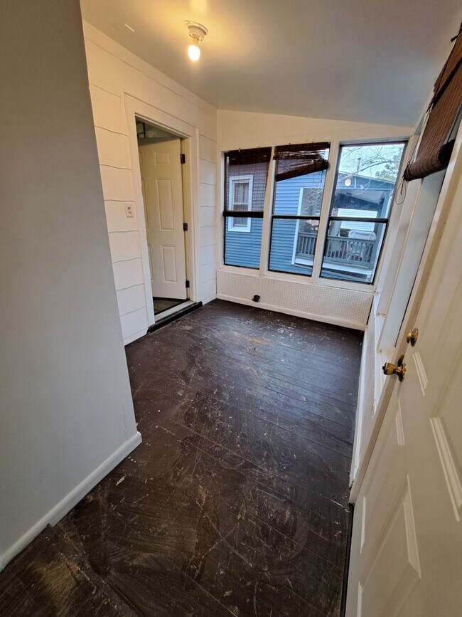 Building Photo - 1321 Chesapeake Ave