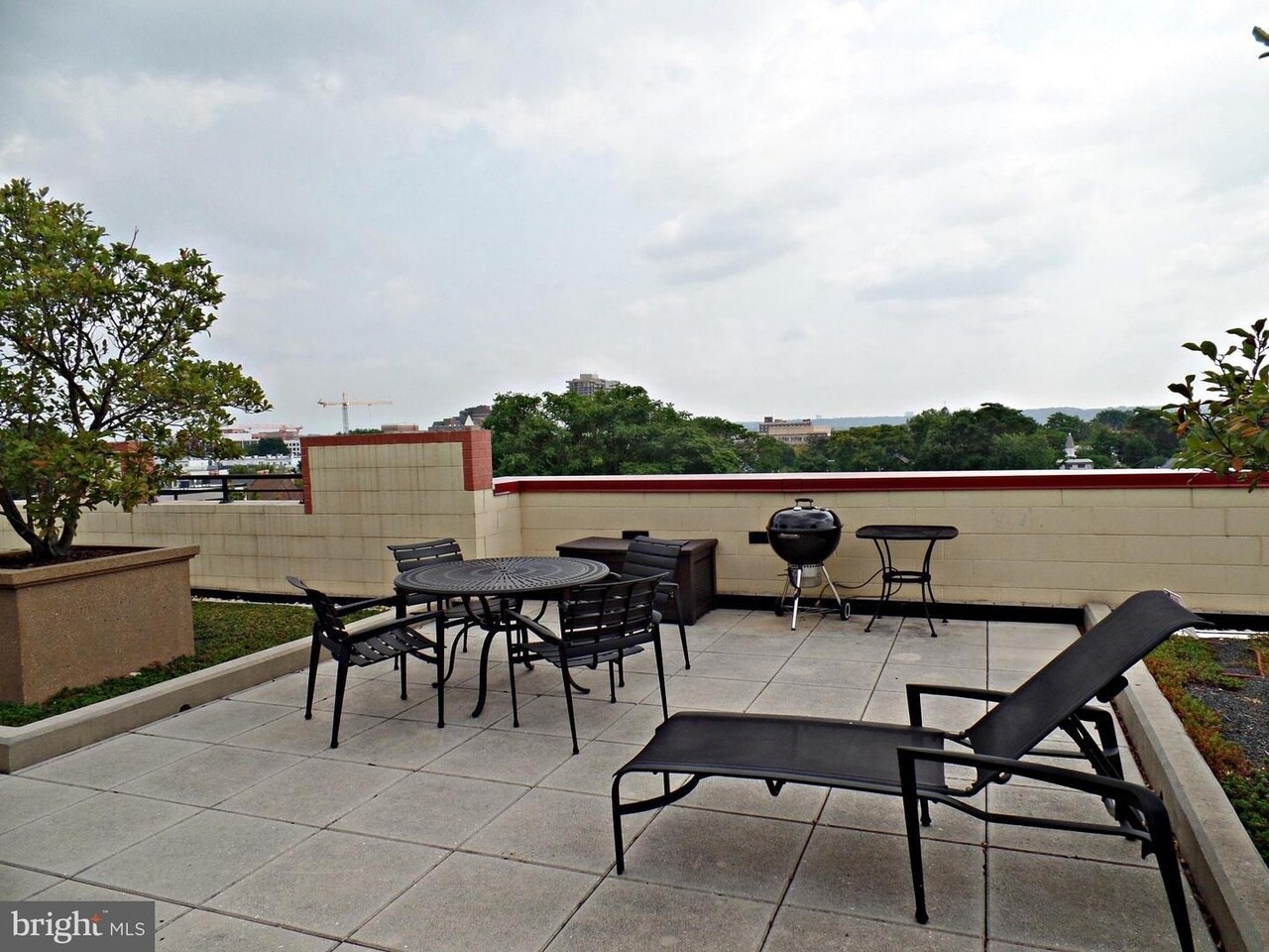 Building Photo - 525 N Fayette St