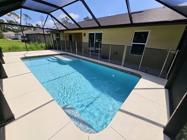 Building Photo - 1495 Robwood Terrace