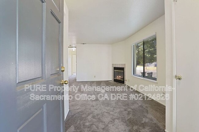 Building Photo - 3203 Sher Ct