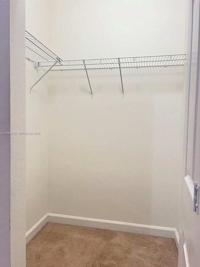 Building Photo - 191 SE 35 Ave