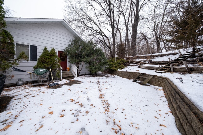 Building Photo - 1528 Desoto St