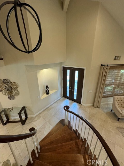 Building Photo - 6 Lakeridge