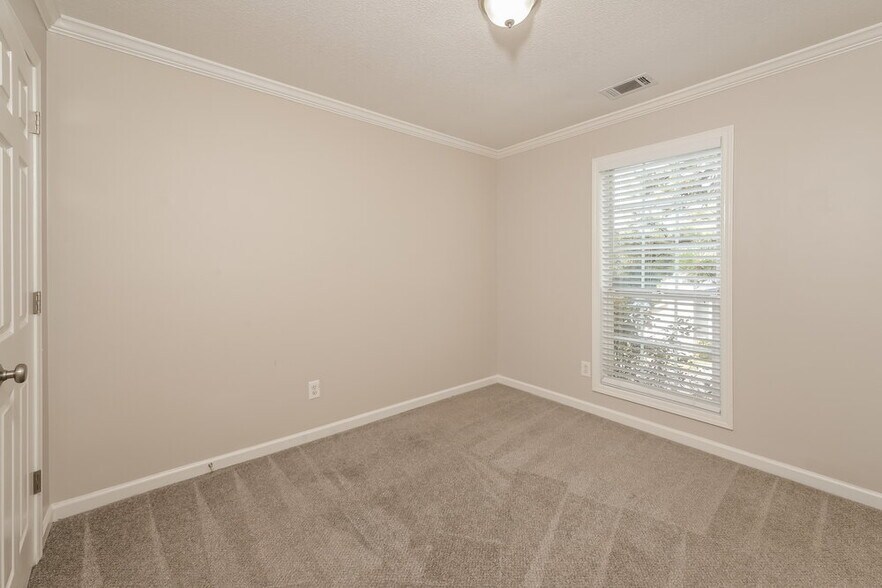 Building Photo - 422 Shoal Cir