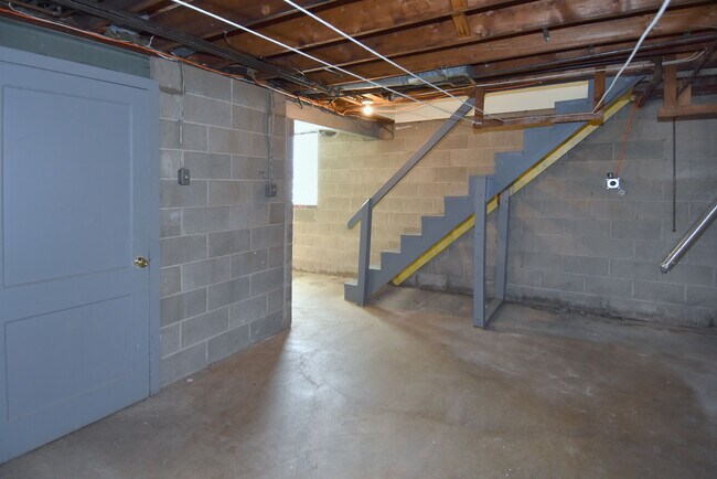 Building Photo - 3151 Glendale Ave