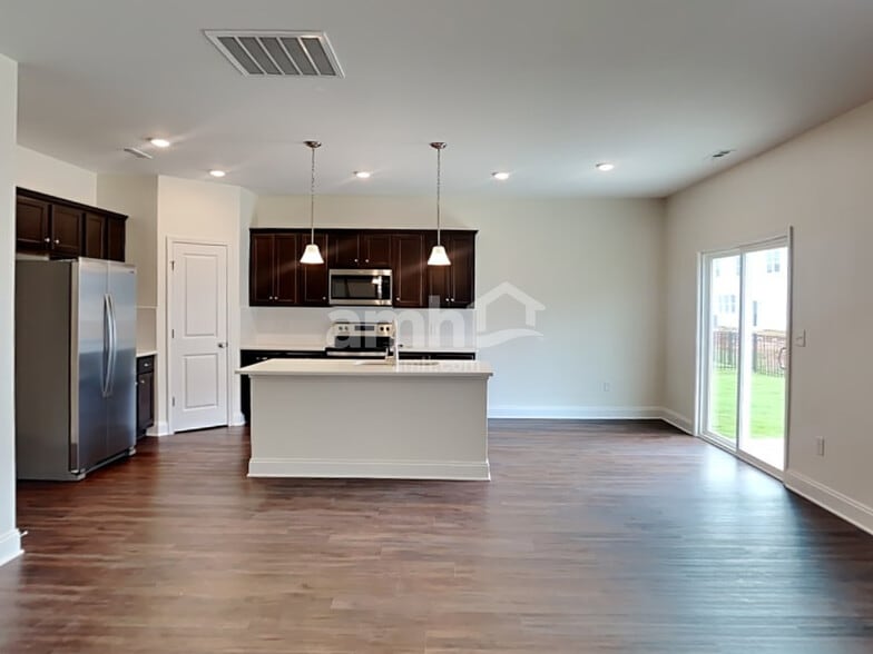 Building Photo - 5223 Valor Dr