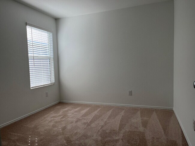 Building Photo - Beautiful Princeton Home – Modern Layout in a Desirable Community