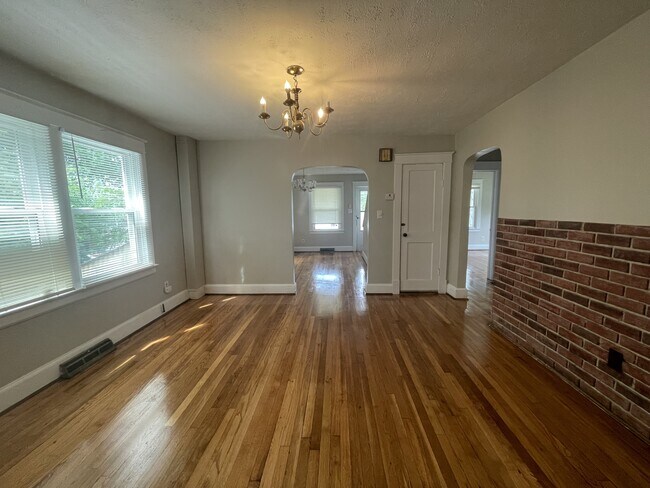 Building Photo - 2518 Morson St