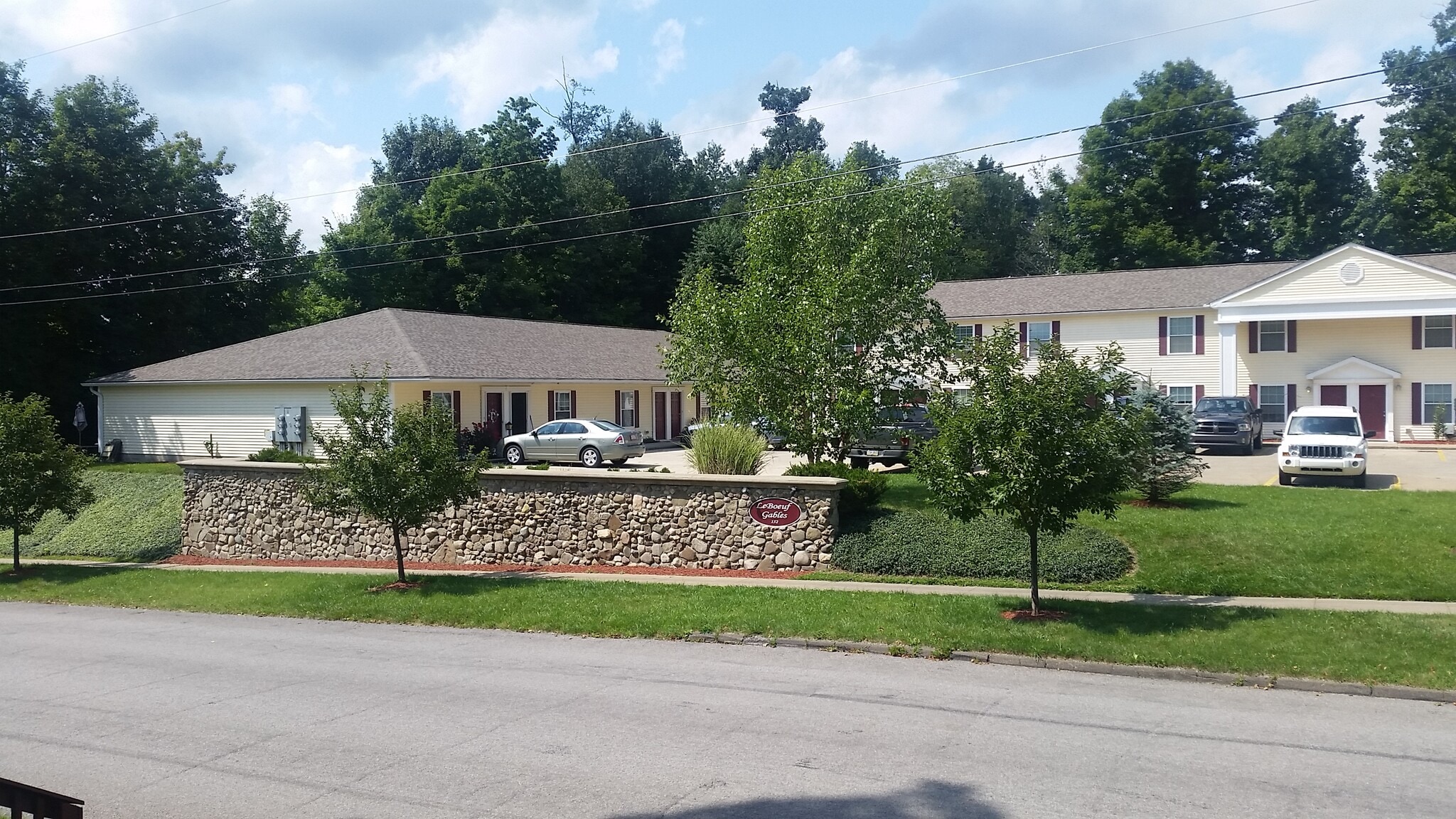 Building Photo - 152 E 6th St