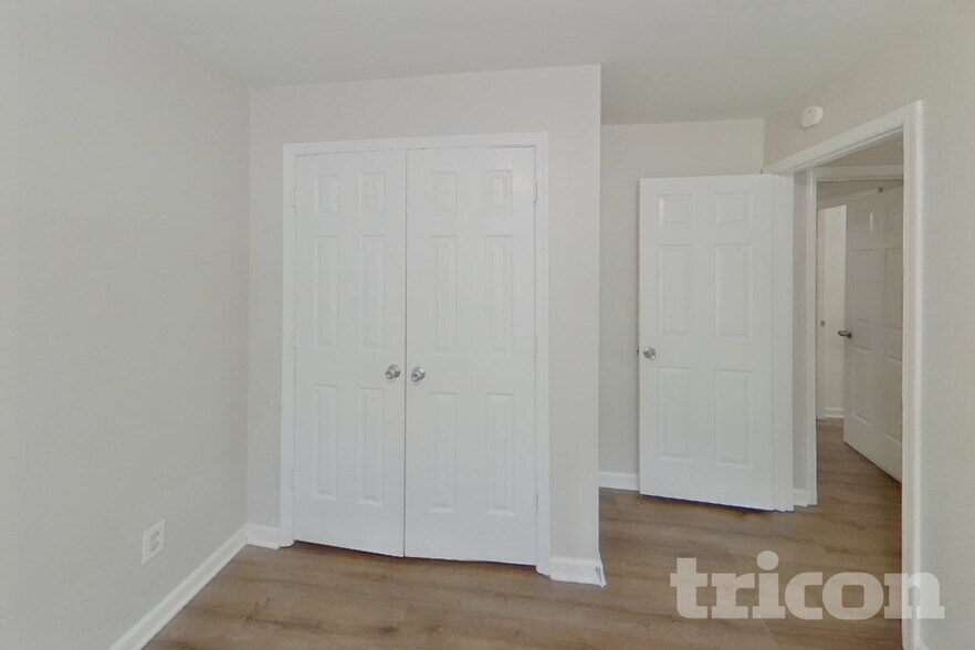 Building Photo - 210 Signet Ct