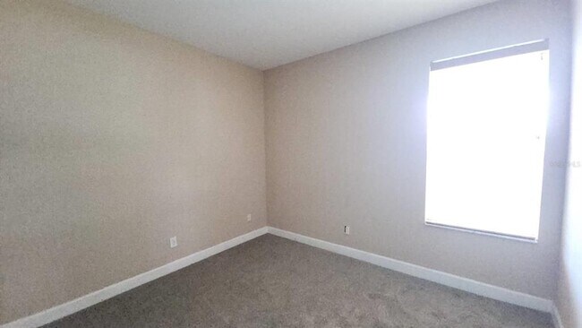 Building Photo - 9143 Lake Avon Dr