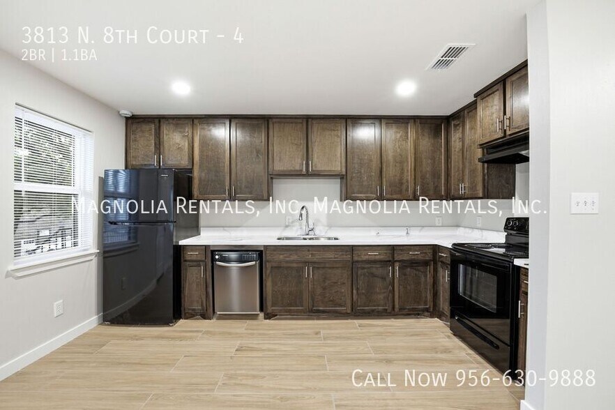 Building Photo - 3813 N 8th Ct