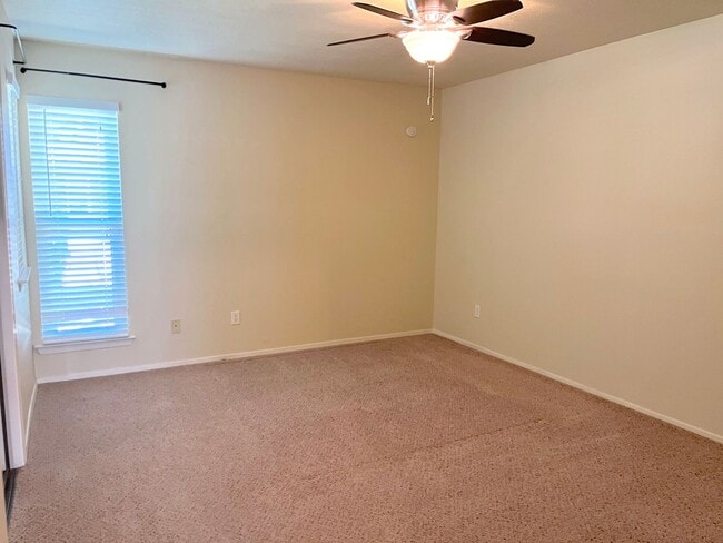 Building Photo - AUG 2026 PRE-LEASE!  Spacious 2 Bedroom Condo