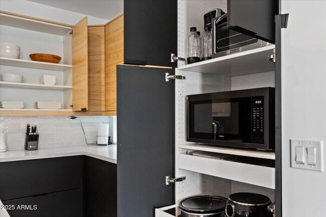 Building Photo - 220 W Monterosa St