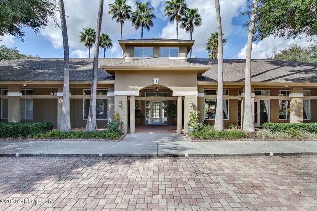 Building Photo - 11 Arbor Club Dr