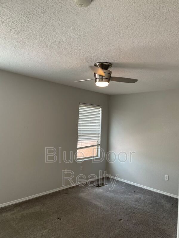 Building Photo - 1813 Cortina
