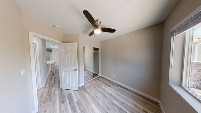 Building Photo - 4BD/2BA, Quick Walk to Campus!