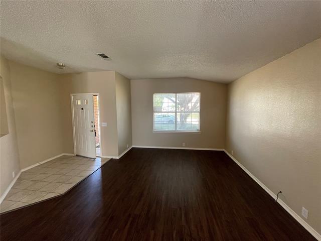 Building Photo - 1611 Columbia Dr