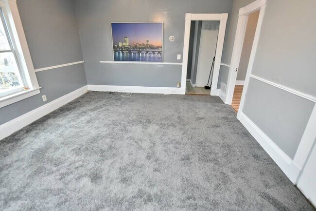 Building Photo - 65 Clinton St