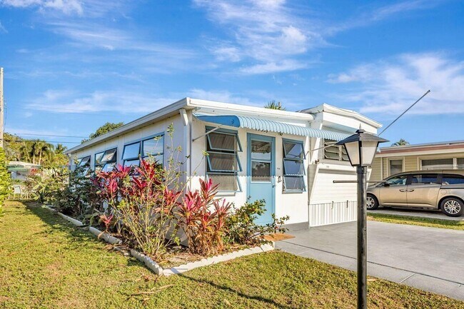 Building Photo - 14556 Glenview Dr