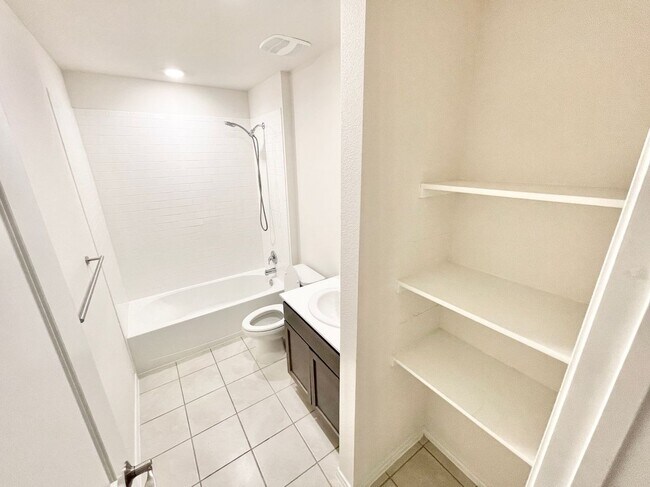 Building Photo - 1125 Silver Maple Ln