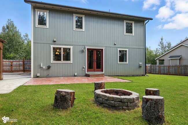 Building Photo - 4 Bedroom | 2.5 Bathroom | Garage - Conven...
