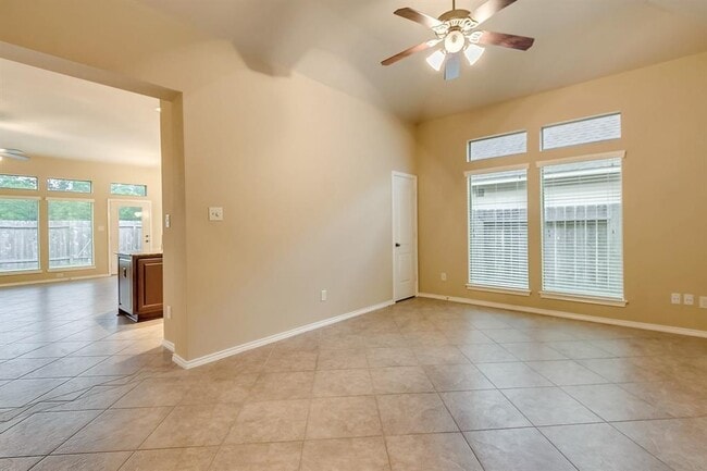 Building Photo - 5615 Stoneridge Ct