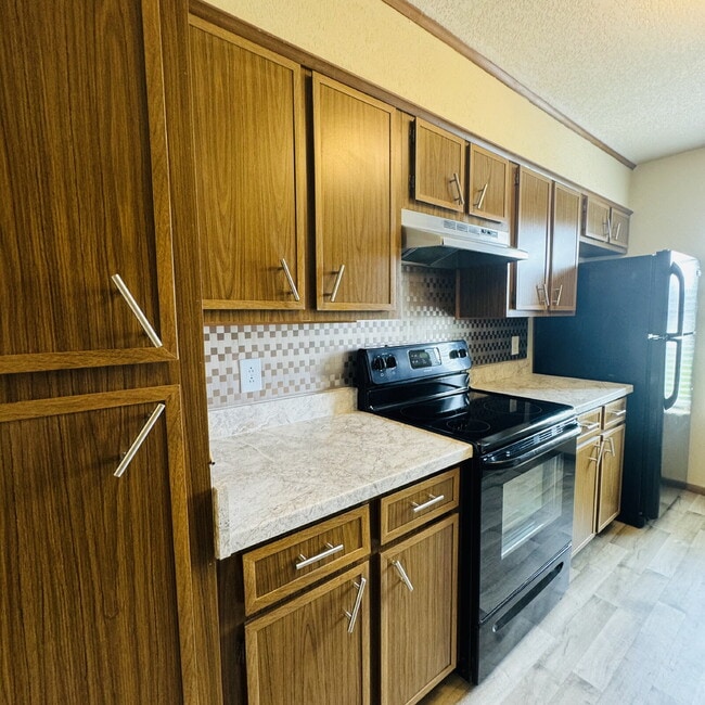 Building Photo - Modern Comfort Awaits: Spacious 2-Bedroom | 2.5-Bathroom Haven with Granite Elegance in Nederland...