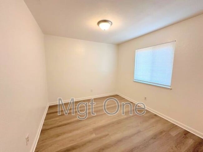 Building Photo - 13552 Poppy Pl