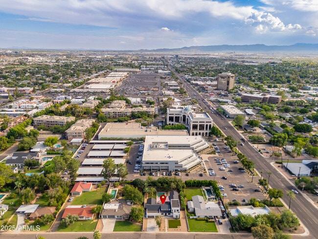 Building Photo - 4421 E Earll Dr