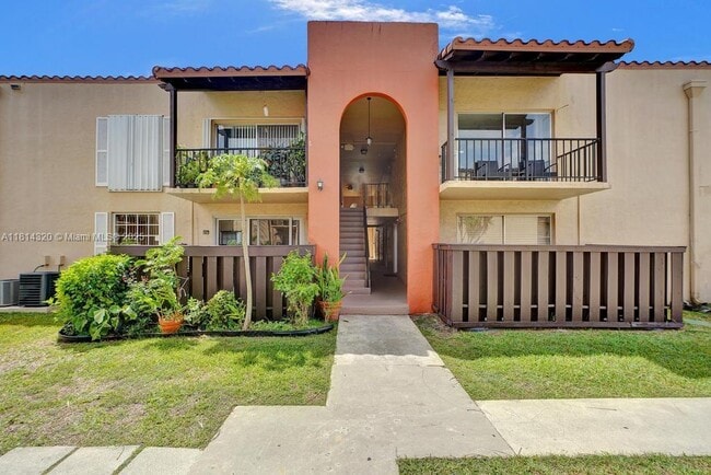 Primary Photo - 10804 N Kendall Dr