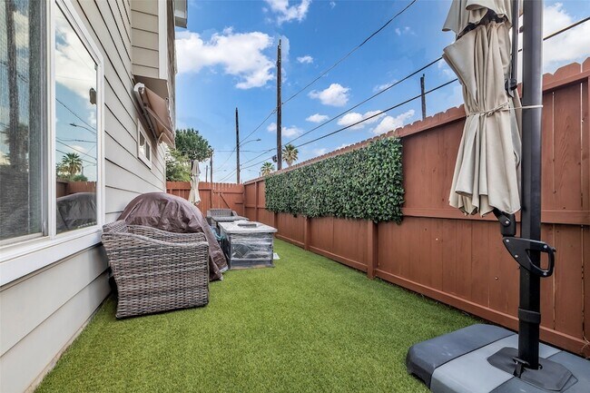 Building Photo - 5021 Nichols St