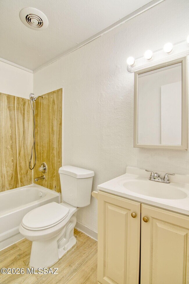 Building Photo - 5657 E 28th St