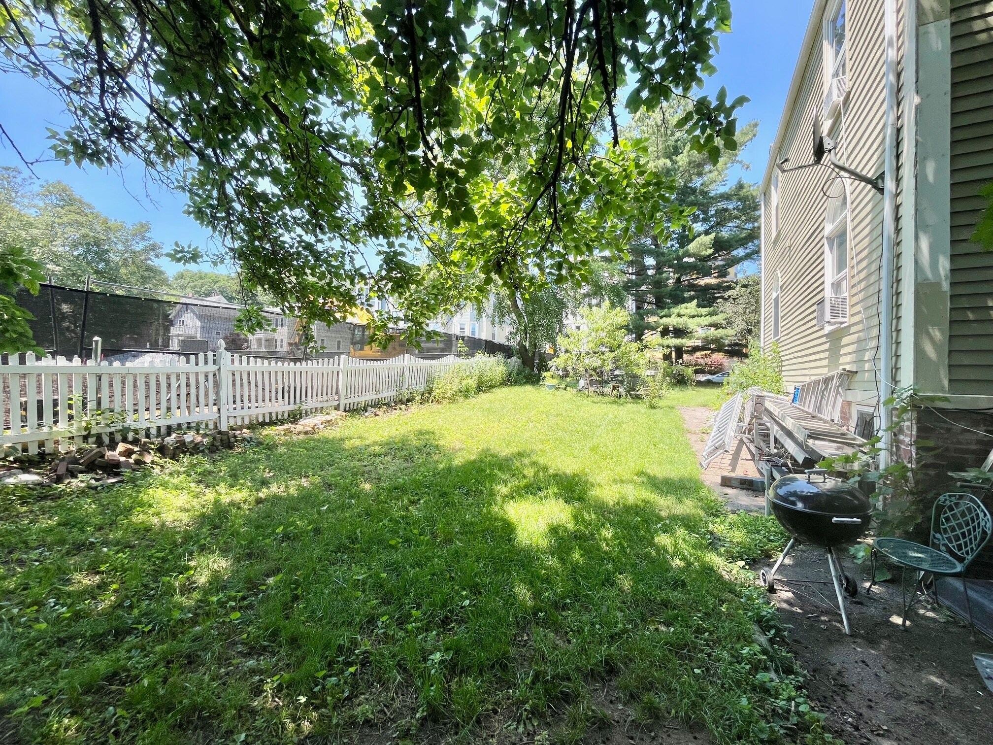 Building Photo - 774 Parker St