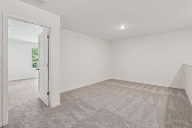 Building Photo - 2599 Grey Hawk Dr
