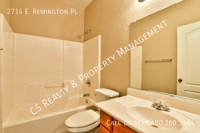 Building Photo - 2714 E Remington Pl