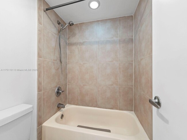 Building Photo - 750 NE 64th St