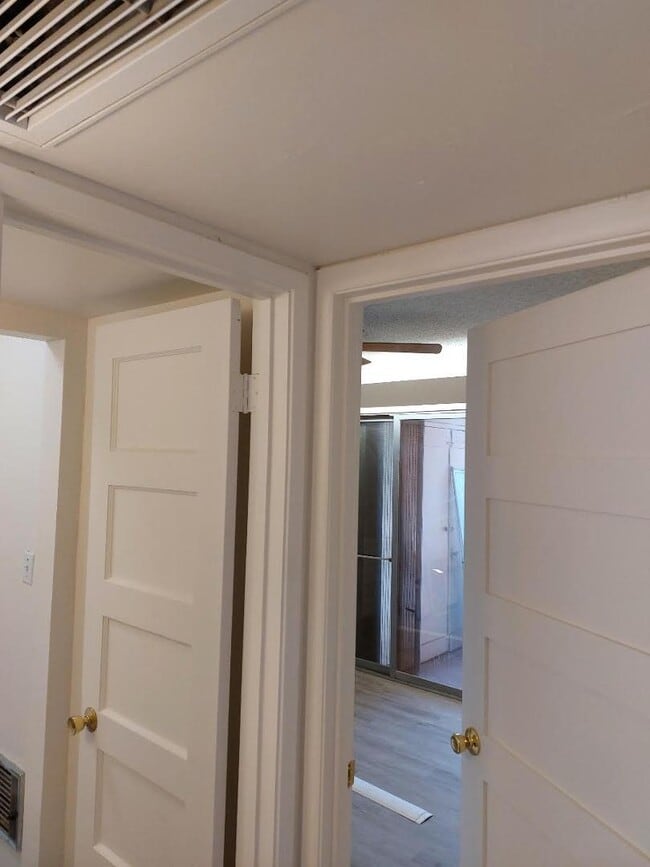 Building Photo - 4140 E Cliffside Trail