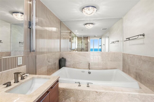 Building Photo - 17001 Collins Ave