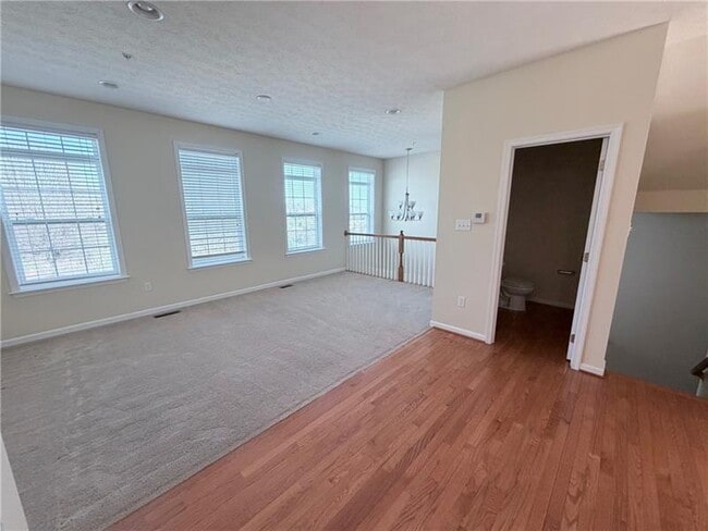 Building Photo - 525 Gala Dr