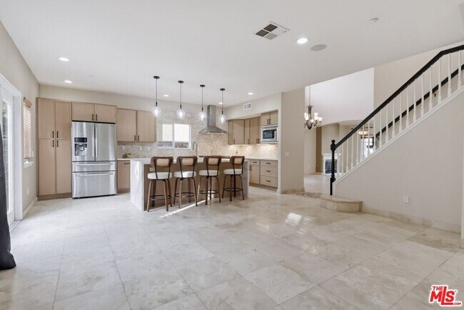 Building Photo - 5187 Knollwood Way