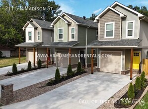 Building Photo - 211 N Madison St | 3 Bed | 2.5 Bath