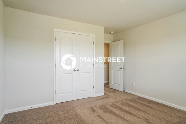 Building Photo - 3 Bedroom Pet-Friendly Home in Zebulon, NC with Main Street Renewal