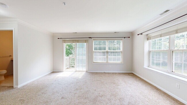 Building Photo - 3042 Barclay Way