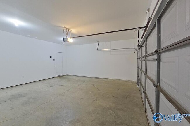 Building Photo - 30 HAWK LN