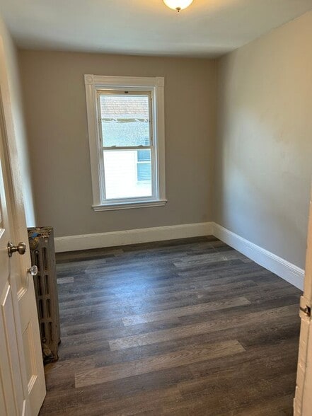 Building Photo - 666 Metropolitan Ave