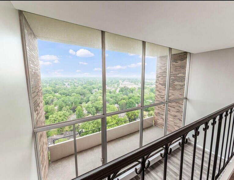 Building Photo - 1000 Urlin Ave